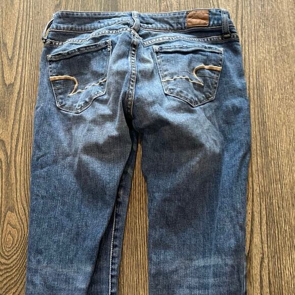 American Eagle Skinny Jeans Stretch Denim Cotton Blend Medium Wash Blue Size 2 - Picture 10 of 11